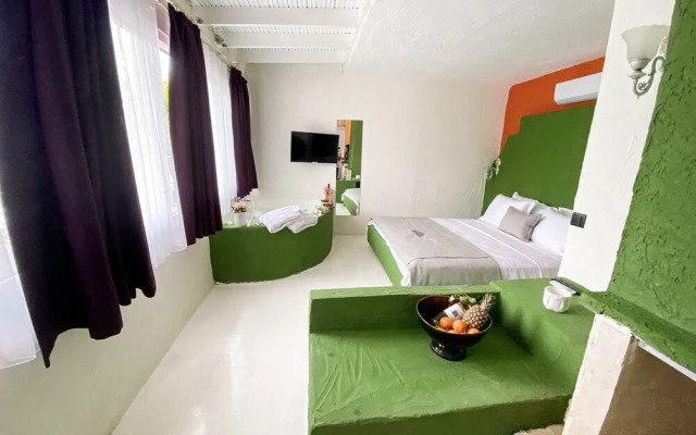 Tek Han Luxury