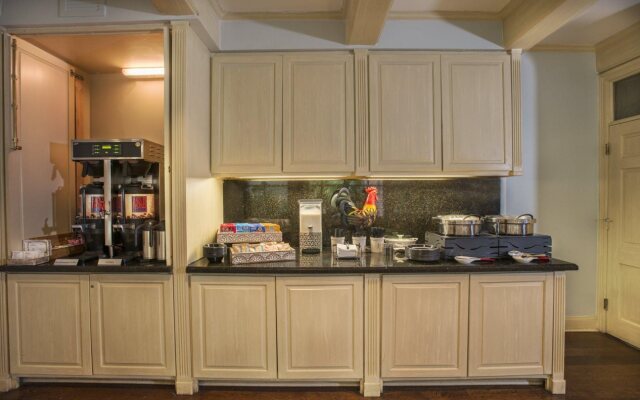 Bienville House