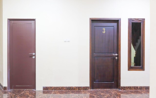 Kr Bulan by OYO Rooms