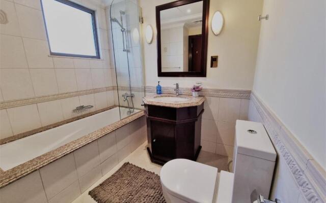 Palm Jumeirah Stunning 4BHK Villa