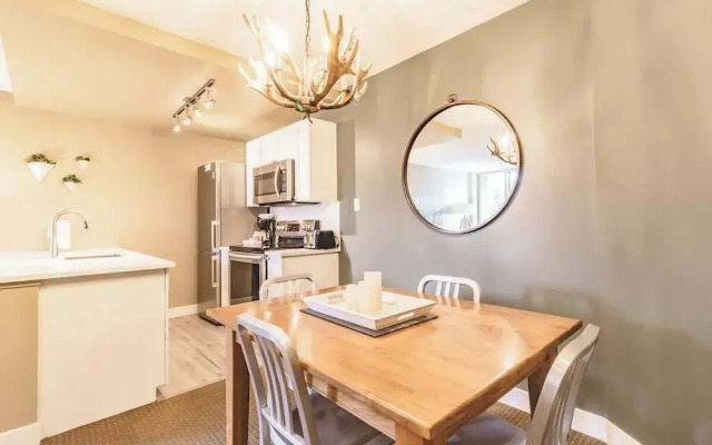 Spacious One Bedroom Suite 406