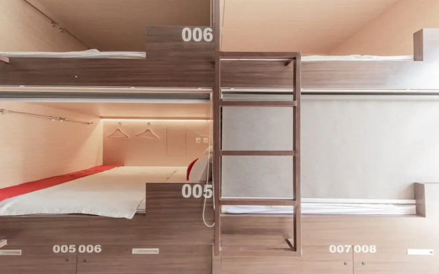 RedDoorz @ Capsule Inn Teuku Umar