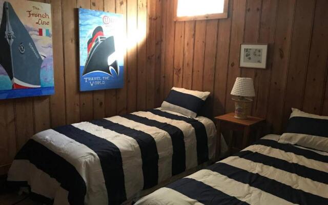 Bromley Farm ski house