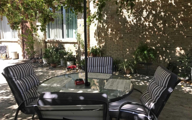 Talaveri Apartment in Old Tbilisi