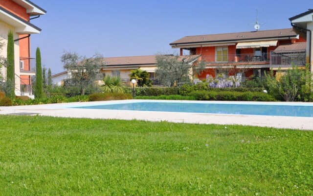 Intriguing Holiday Home in Lazise With Swimming Pool