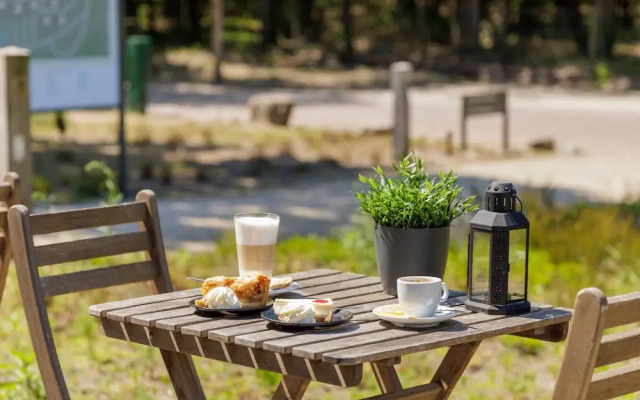 Detached Bungalow With Wifi, Located at Park De Veluwe