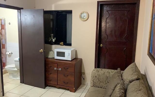 Lomas Apartments & Private Rooms