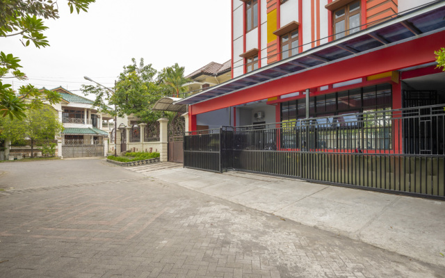 RedDoorz @ Jemursari Surabaya 2