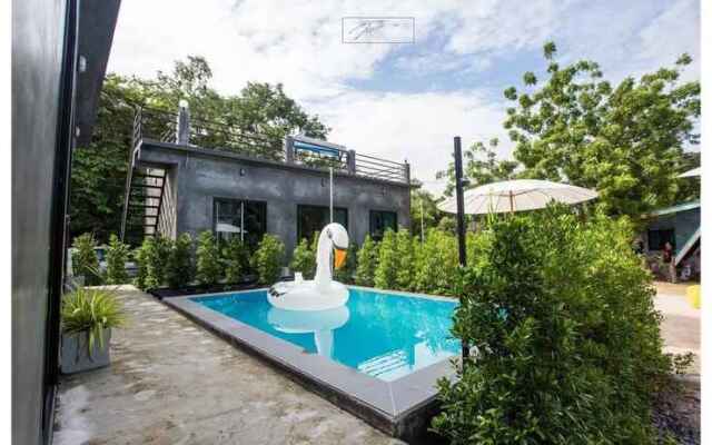 Rayong Pool Villa & Camping