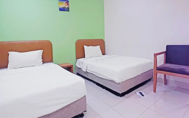 Hotel Night Queen salak Tinggi