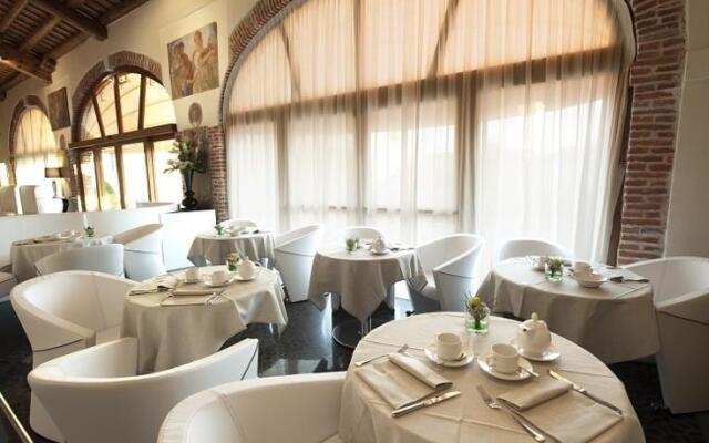 Villa Solaris Hotel & Residence