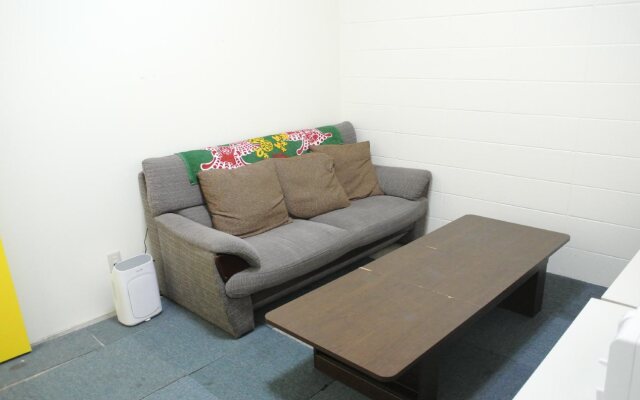 OkinawaStay Hostel