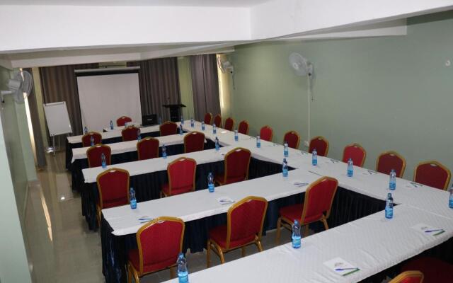 Raygreen Hotel