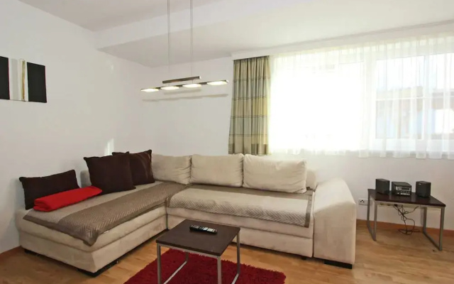 Modern Apartment in Fiss at Ski Bus Stop