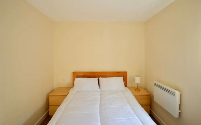 Bright 2 Bedroom Flat in Bedminster