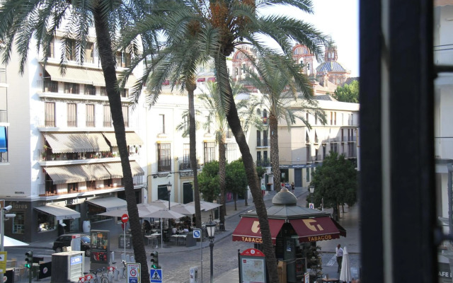 Luxurious 2 bedroom flat in a historic building