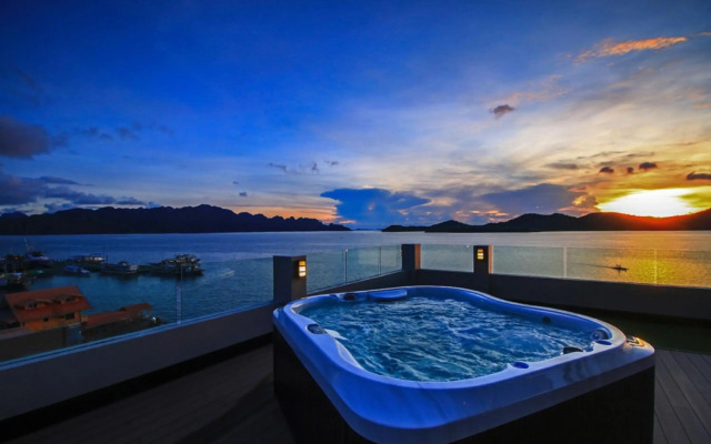 Two Seasons Coron Bayside Hotel