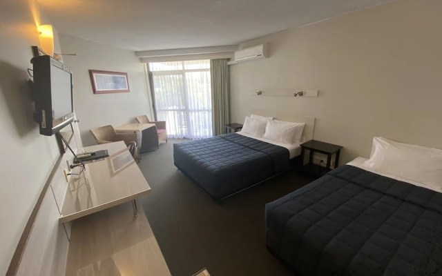 East Port Motor Inn