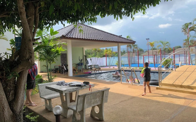 CET Resort & Rayong Padelcenter