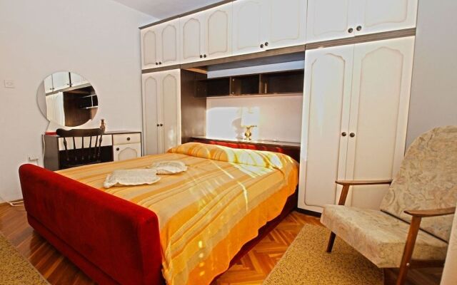 Apartment 1198