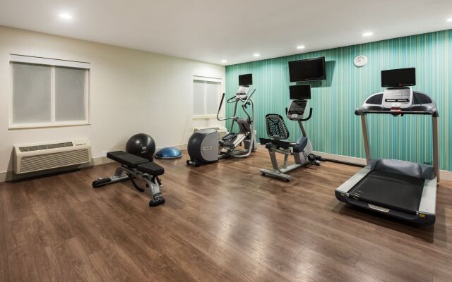 Holiday Inn Express Warrenton by IHG