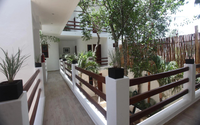 Standard Rooms by GuruHotel