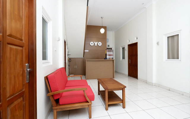 Trision Hostel by OYO Rooms