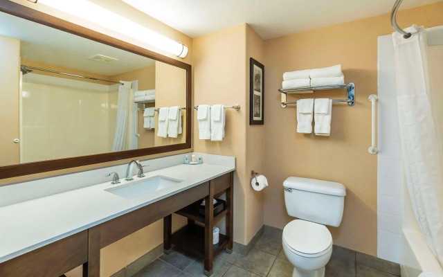 Comfort Inn & Suites