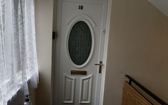 Inviting, Light and Airy 3-bed Apartment in Wick