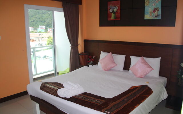 Green Harbor Patong Hotel