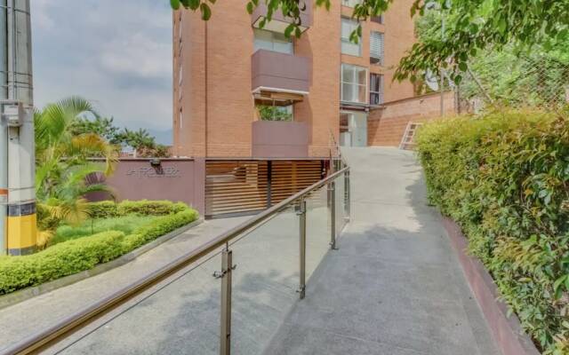 Comfortable city studio with balcony 810