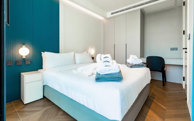 Unit 2303 Beachfront Pool-facing + Sea View