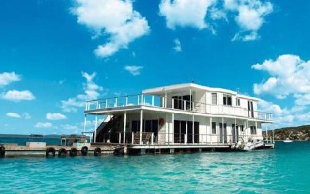 Malindila Apartment & House