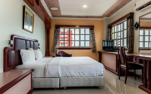 OYO 89735 The Dream Hotel