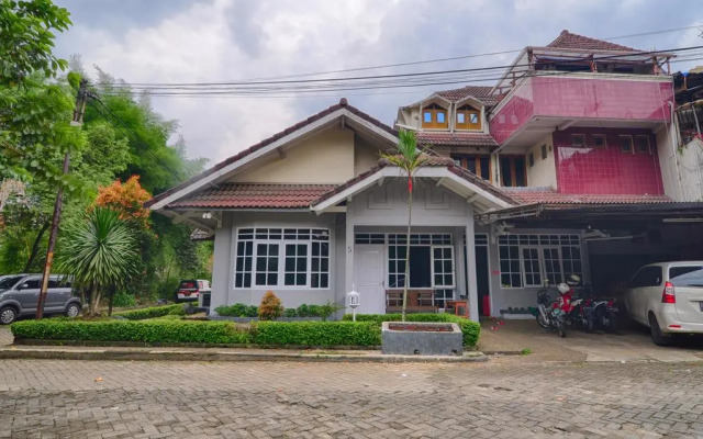 PELE Backpacker Guesthouse