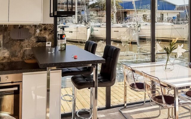 Beautiful Ship/boat in Göteborg With 2 Bedrooms and Wifi