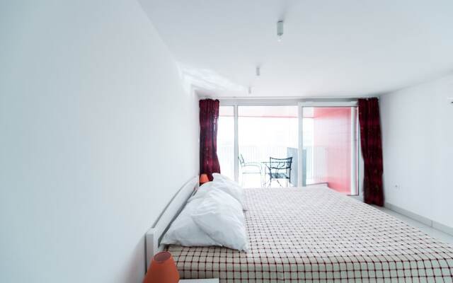 No5 Penthouse 2 Bedroom Apartment