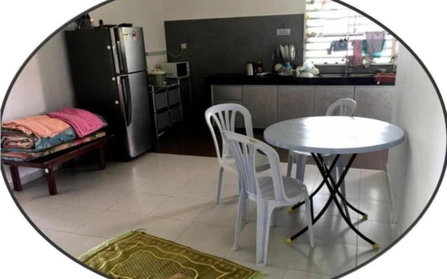 OYO Home 90977 AzZinki Homestay