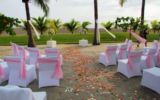 Fiesta Resort Central Pacific - All Inclusive