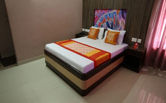 OYO 7878 Hotel Skyark