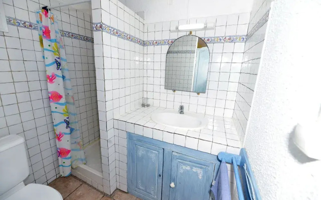 Anoli Lodges Village