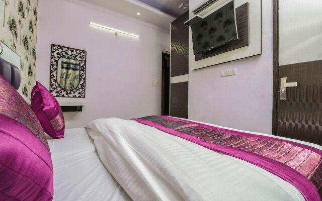 OYO 15764 Hotel Akash Continental