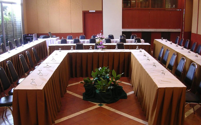 Hadyai Golden Crown Hotel
