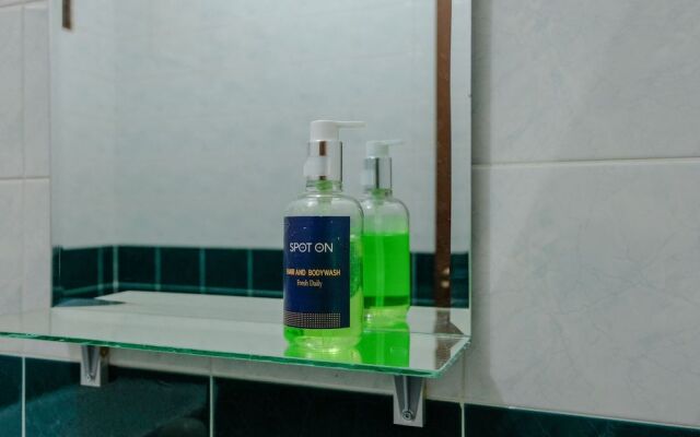 SPOT ON 1767 Villa Anggur Panderman