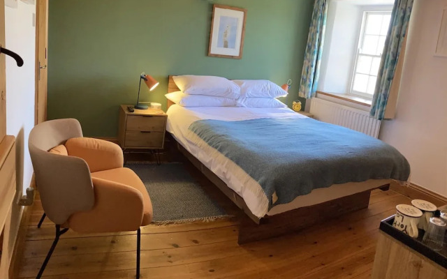 Riverside B & B