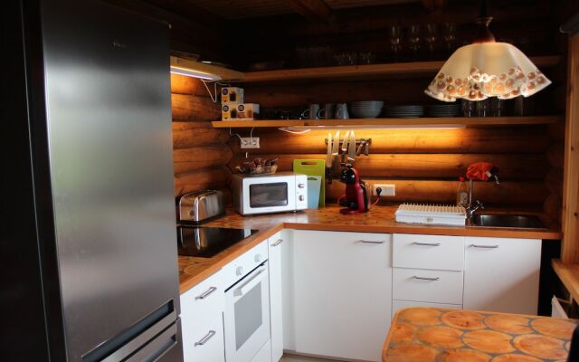 Akureyri Log Cottage