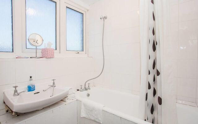 Bright 2 Bedroom Apartment In Haggerston