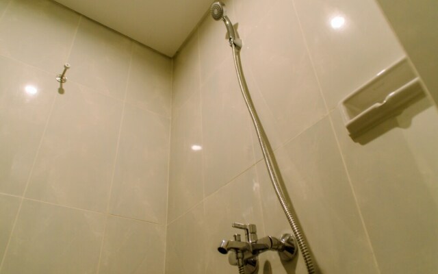 Homey and Cozy Stay Studio Room at Serpong Garden Apartmen