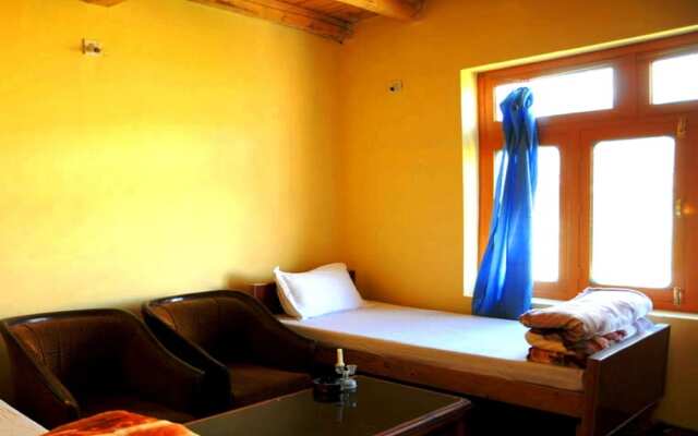 Omasila Hotel