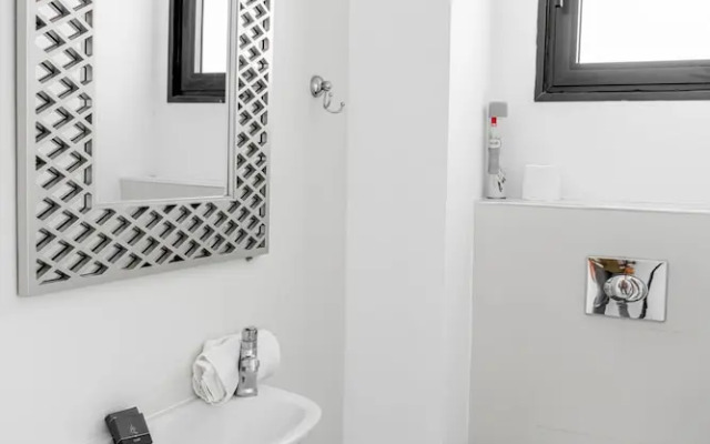 Sea-Side 4 Br Apt With Gym